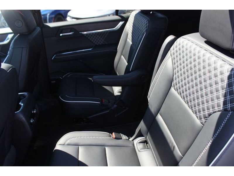 New 2026 GMC Acadia Denali w/ Super Cruise Package image 25