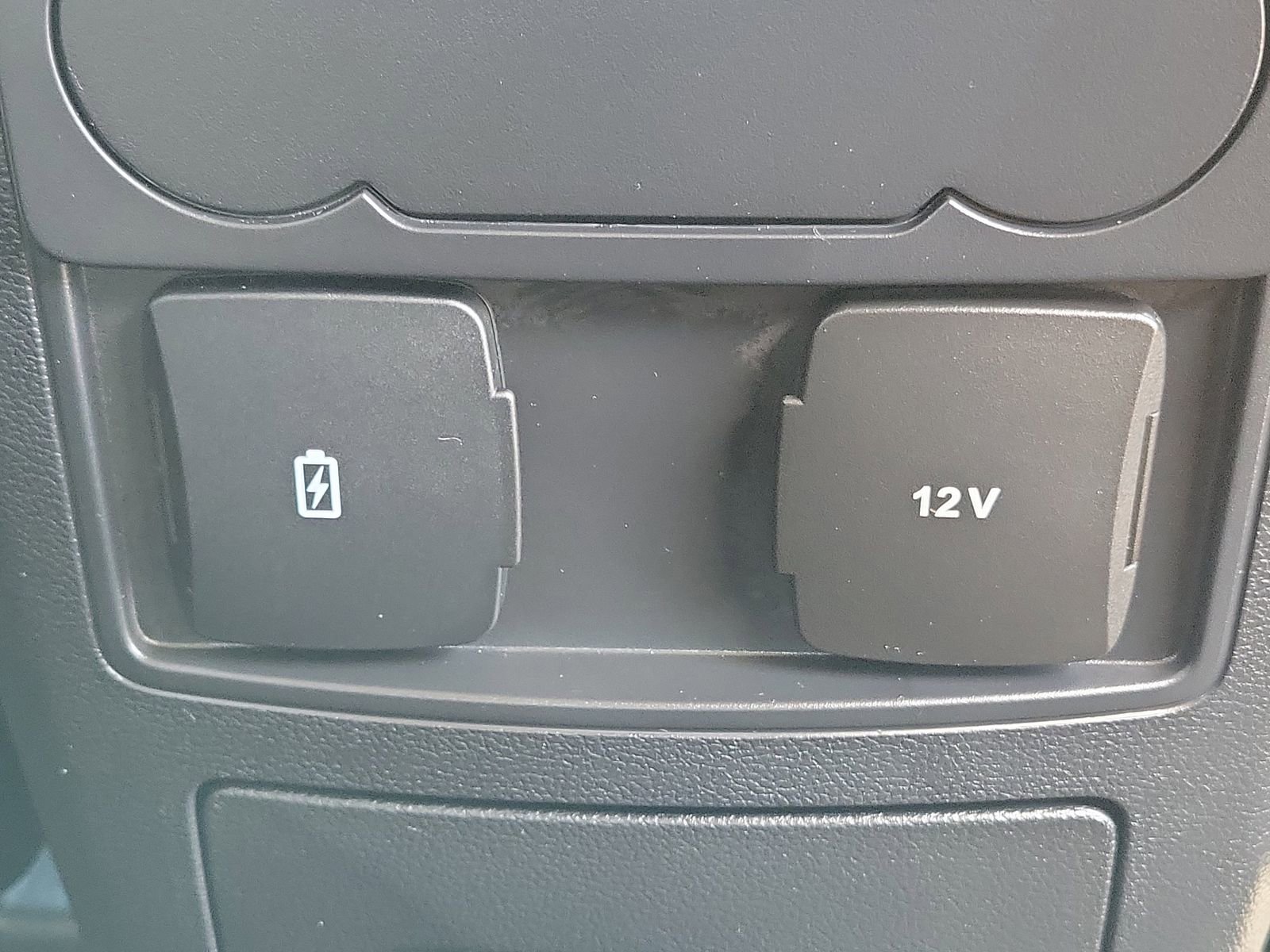 Used 2024 Ford Explorer XLT w/ Equipment Group 202A AWD/4WD image 26