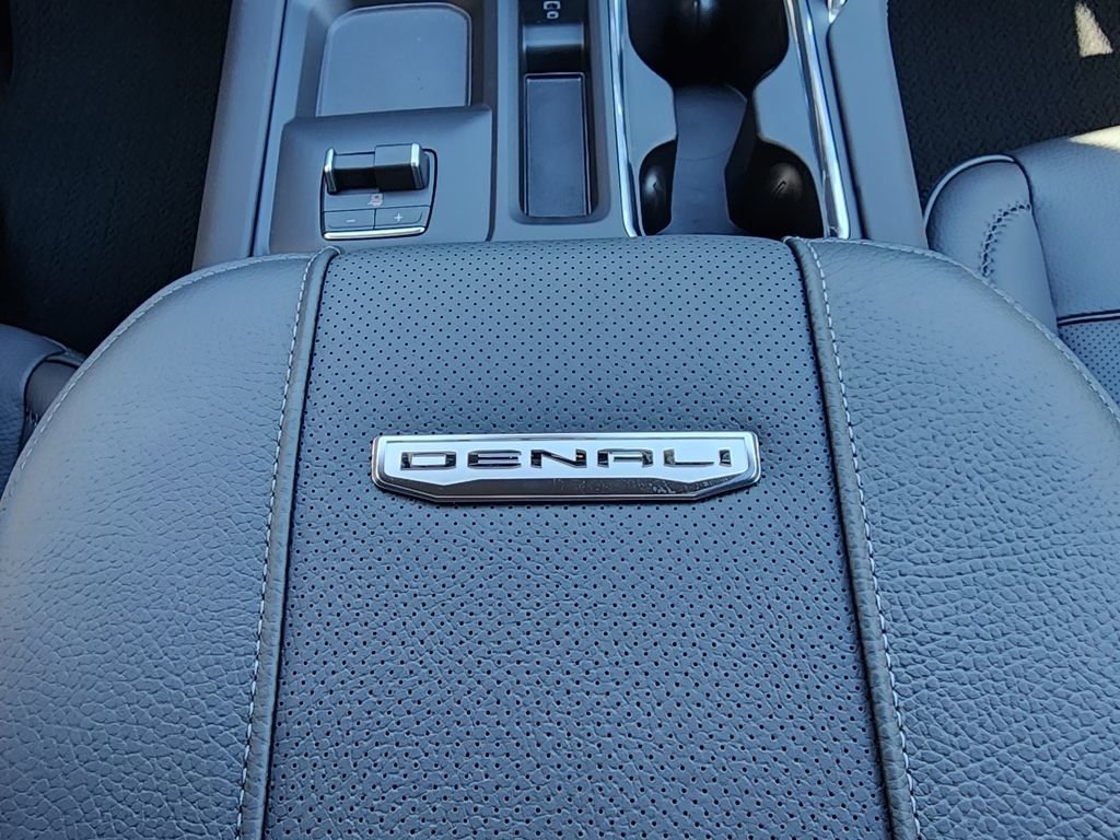 New 2026 GMC Sierra 2500 Denali w/ Denali Reserve Package image 37