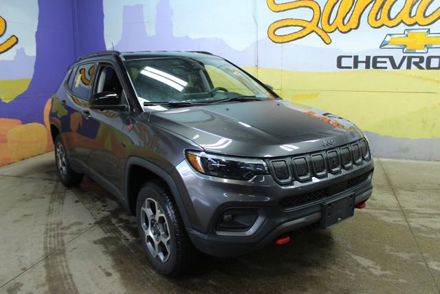 Used 2022 Jeep Compass Trailhawk w/ Trailhawk Elite Group AWD/4WD image 2