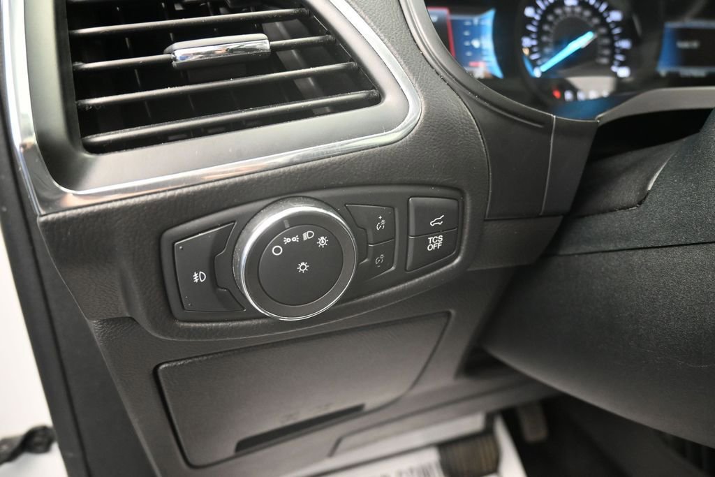 Used 2022 Ford Edge Titanium AWD/4WD image 26