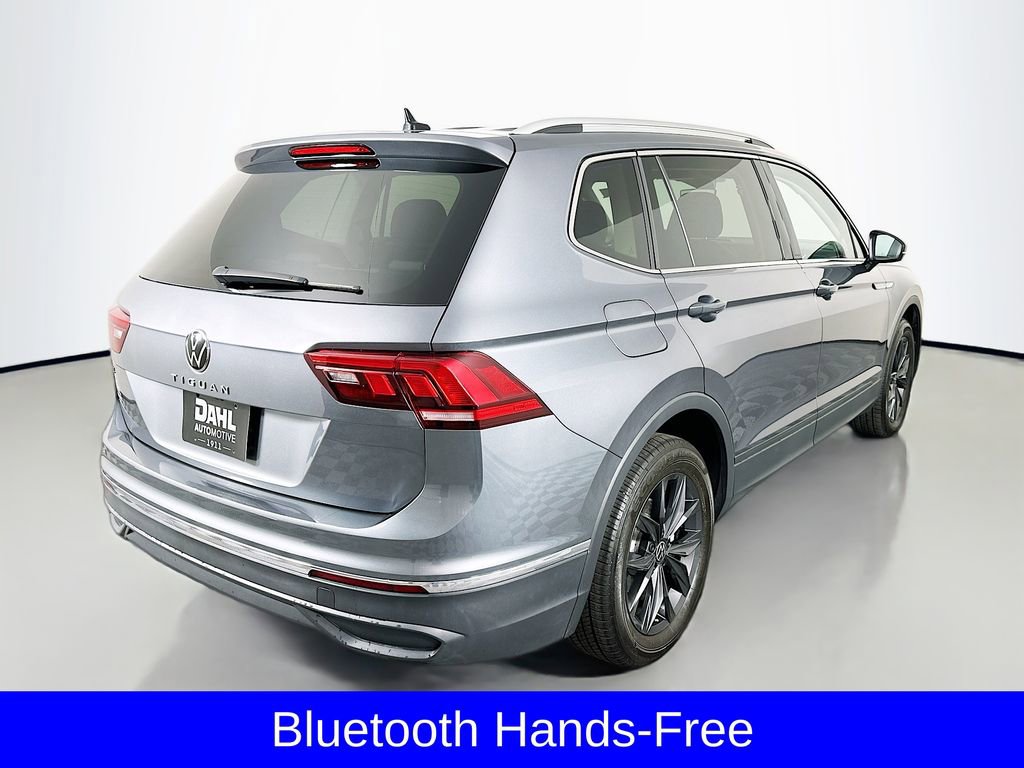 Used 2024 Volkswagen Tiguan SE w/ Panoramic Sunroof Package image 13