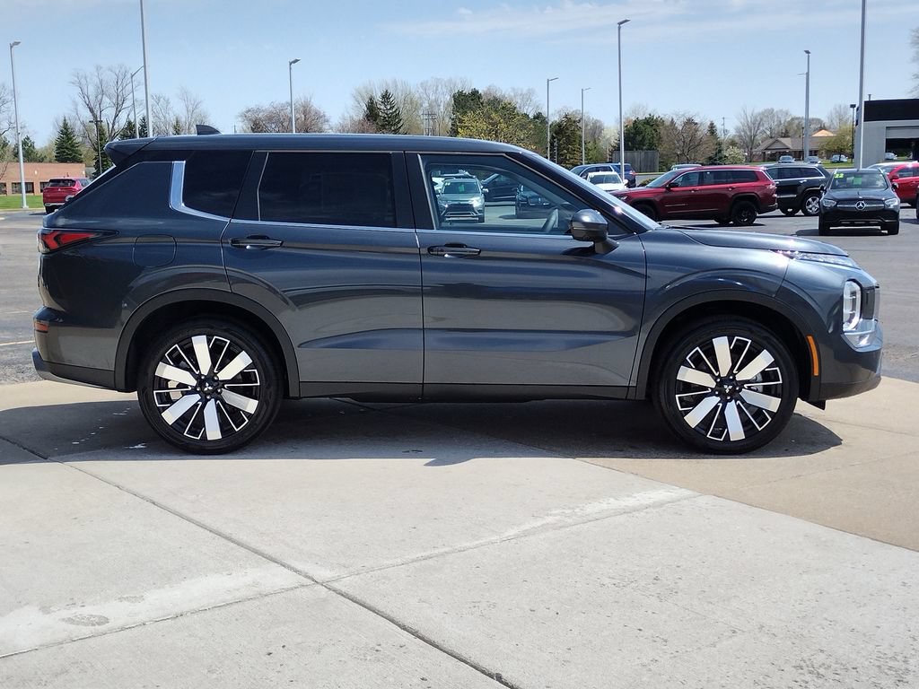New 2026 Mitsubishi Outlander SE AWD/4WD image 15