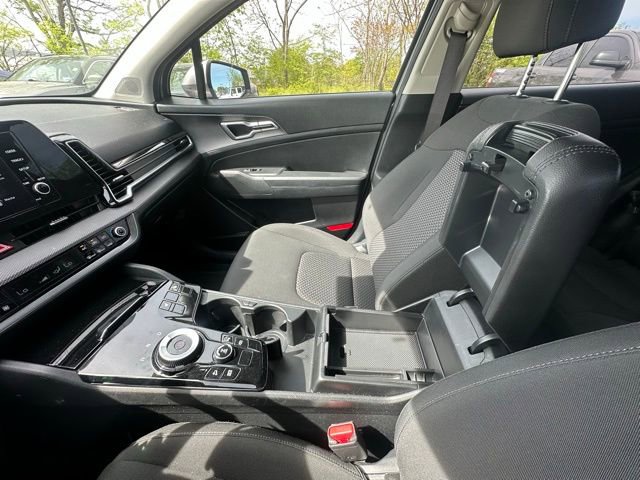 Used 2023 Kia Sportage LX image 25