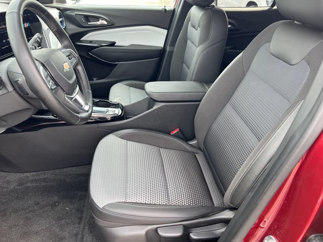 Certified 2024 Chevrolet Trax LT w/ Driver Confidence Package FWD image 10