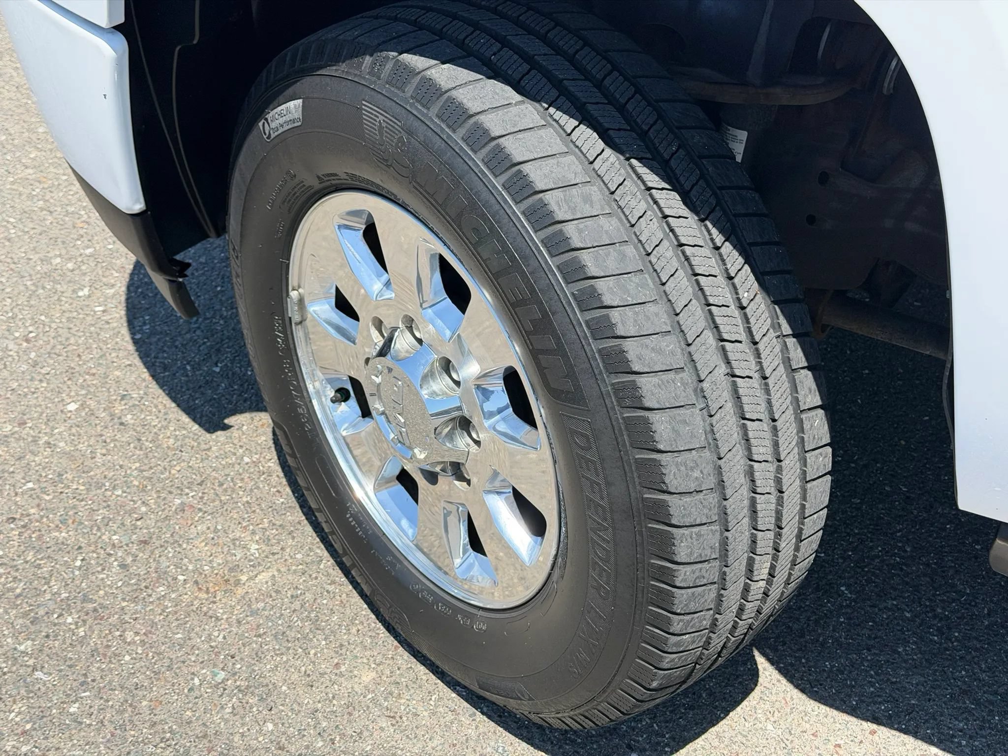 Used 2011 GMC Sierra 3500 Denali w/ Suspension Package, Off-Road AWD/4WD image 18