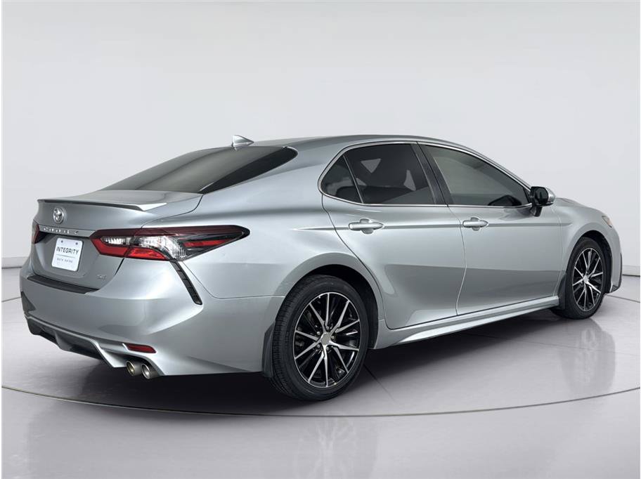 Used 2022 Toyota Camry SE w/ Carpet Mat Package (TMS) FWD image 5