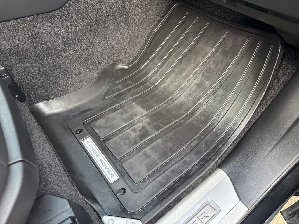 Used 2019 Land Rover Range Rover Long Wheelbase Supercharged image 37