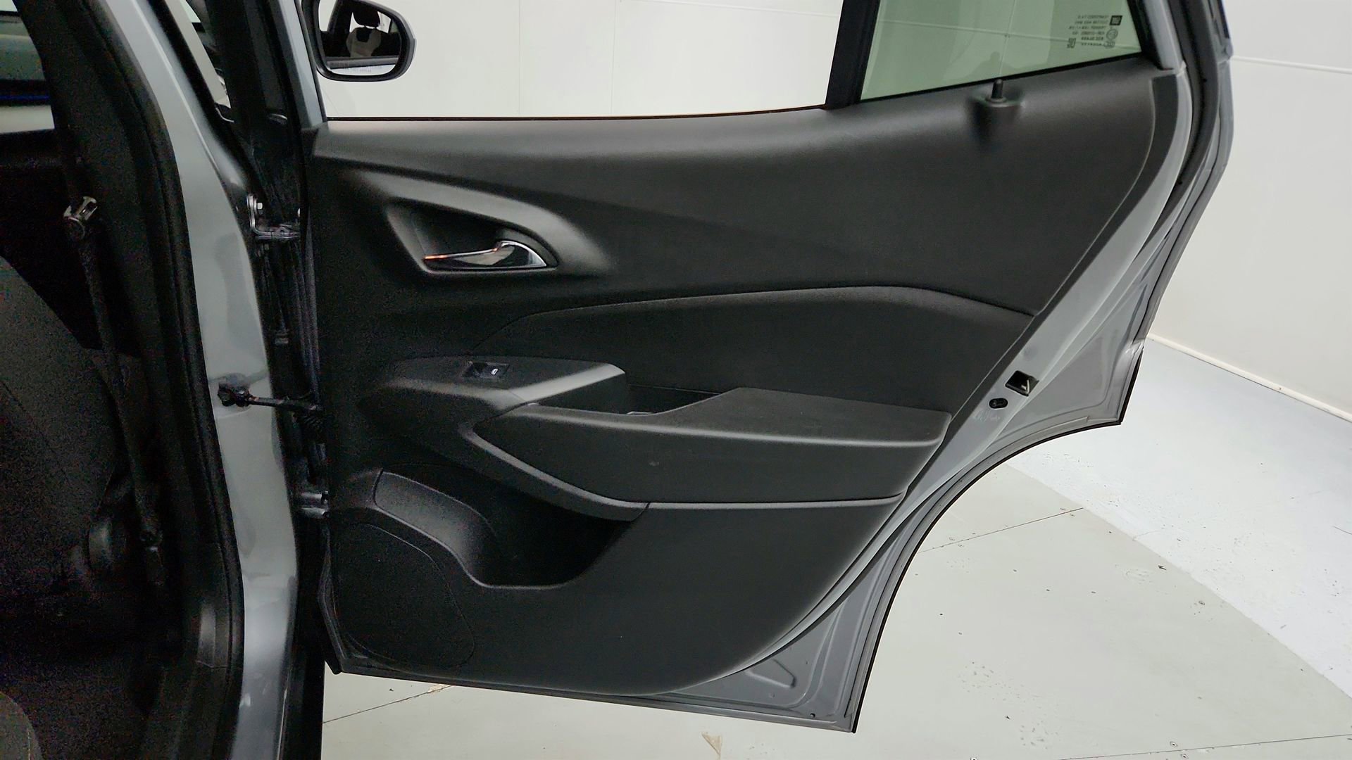 Certified 2025 Chevrolet Trax LS w/ LS Convenience Package FWD image 26