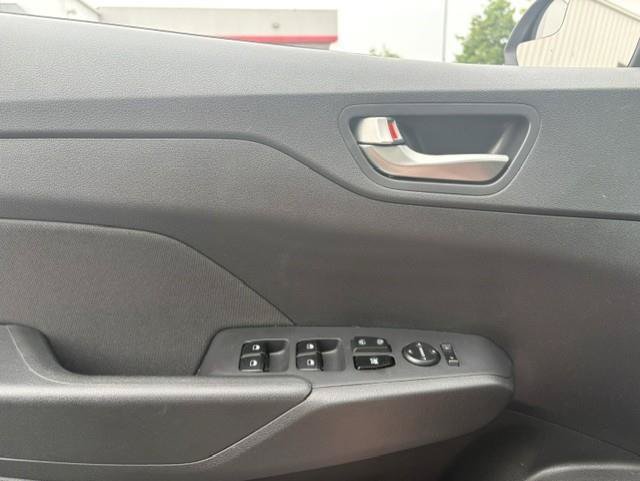 Used 2022 Hyundai Accent SEL FWD image 8
