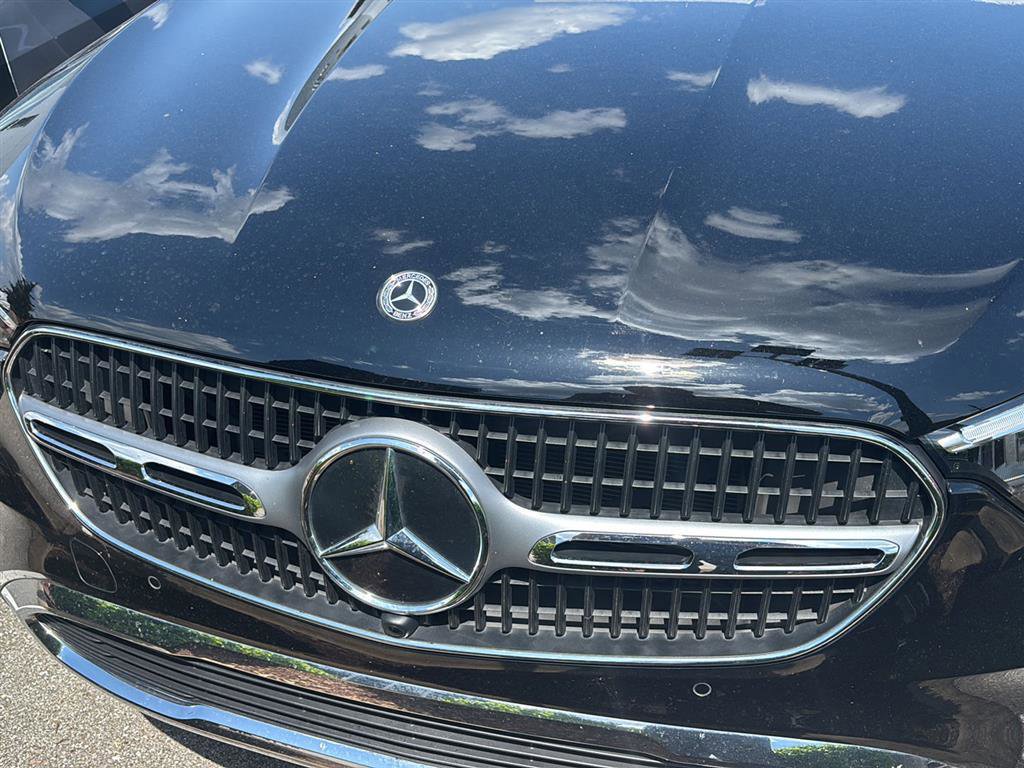 Used 2024 Mercedes-Benz GLC 300 4MATIC image 8
