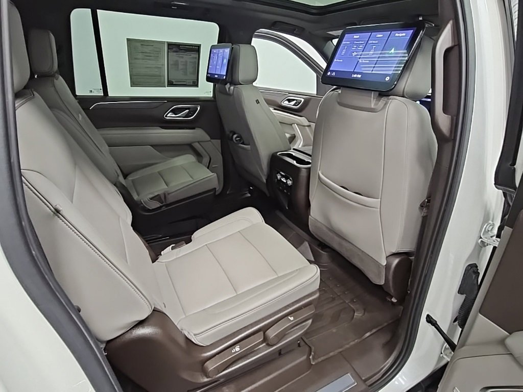 Used 2021 GMC Yukon XL SLT w/ SLT Premium Package image 43