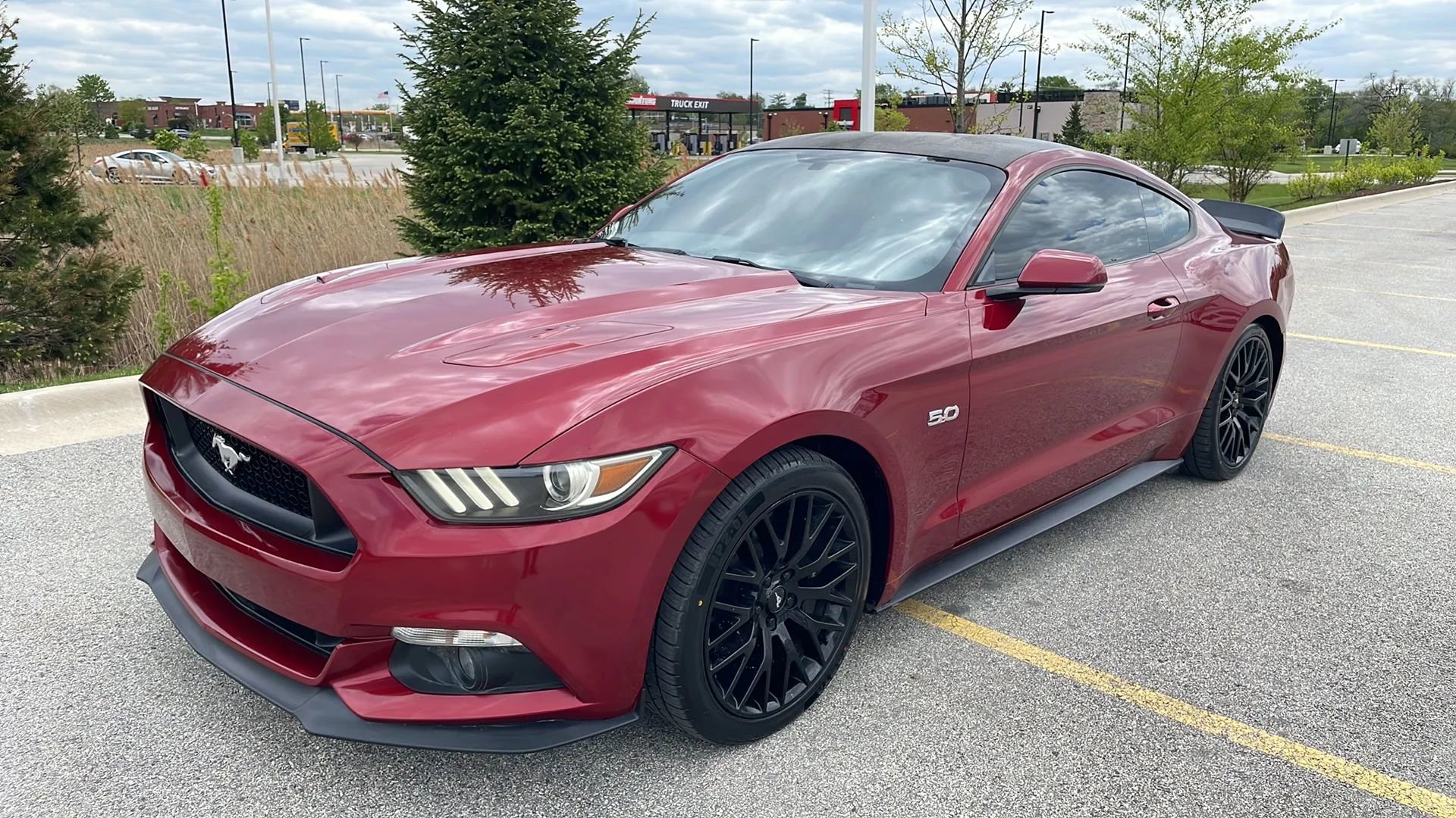 Used 2017 Ford Mustang GT Premium w/ GT Performance Package RWD image 3