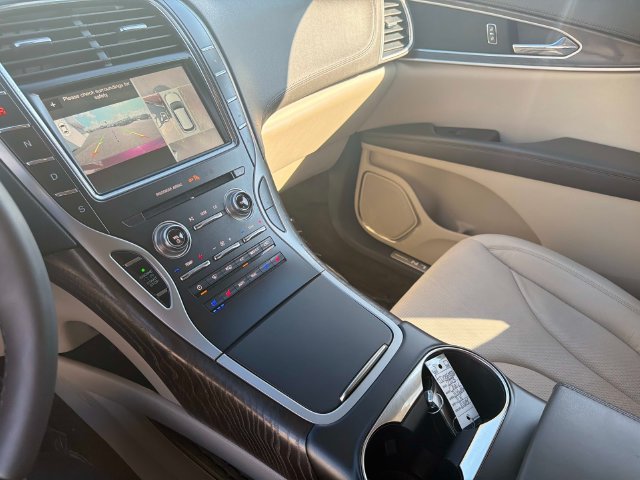 Used 2018 Lincoln MKX Reserve w/ Driver Assistance Package AWD/4WD image 20