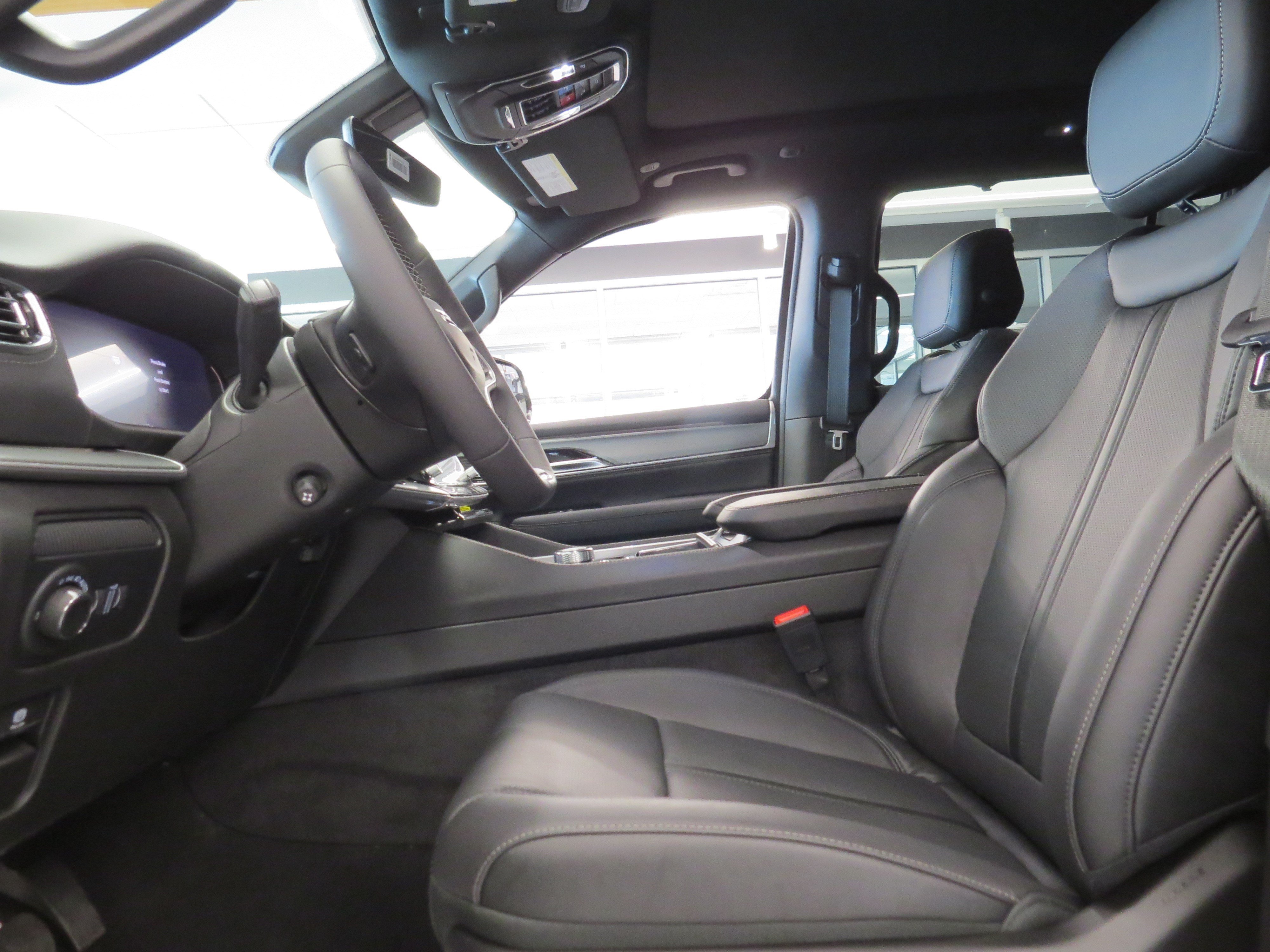 New 2026 Jeep Grand Wagoneer Limited AWD/4WD image 17