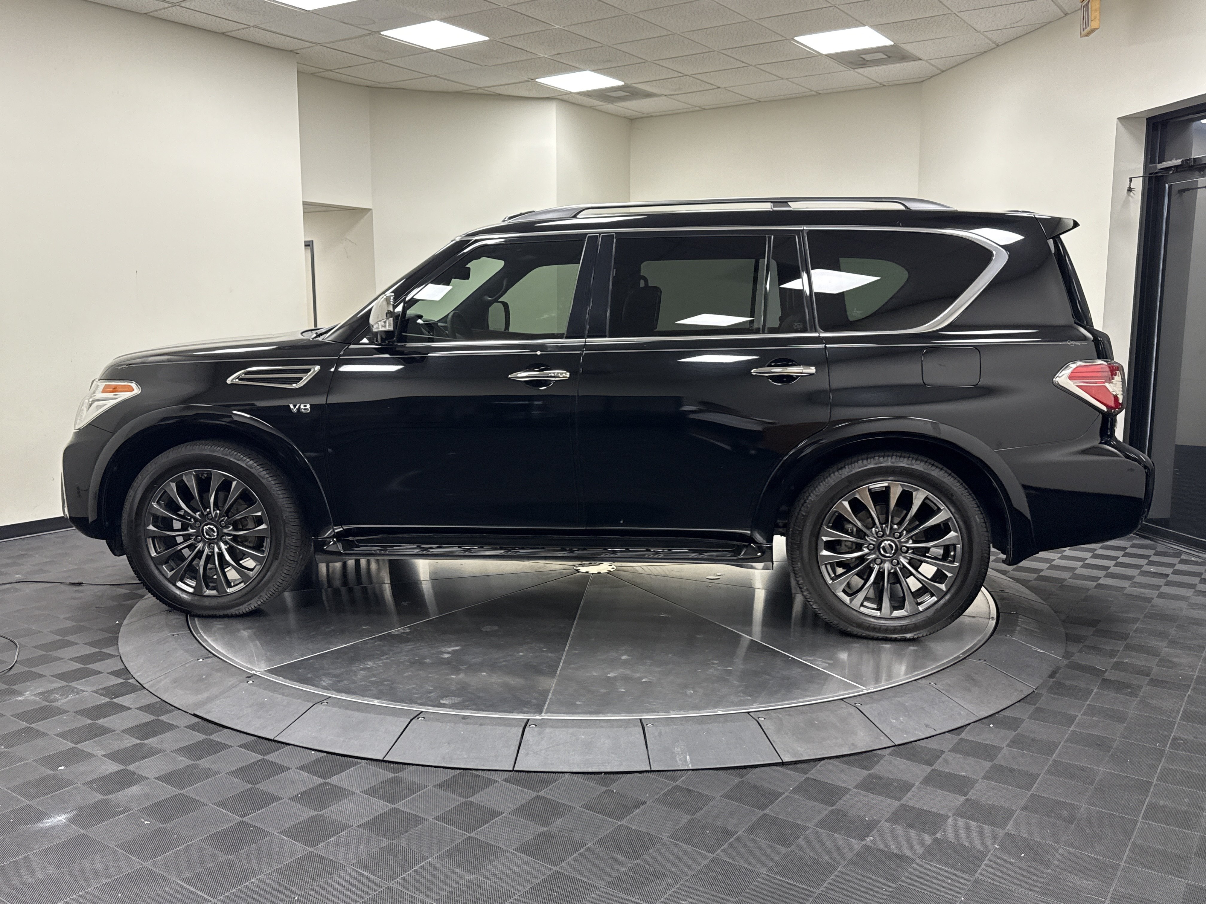 Used 2020 Nissan Armada Platinum w/ Platinum Reserve Package RWD image 4