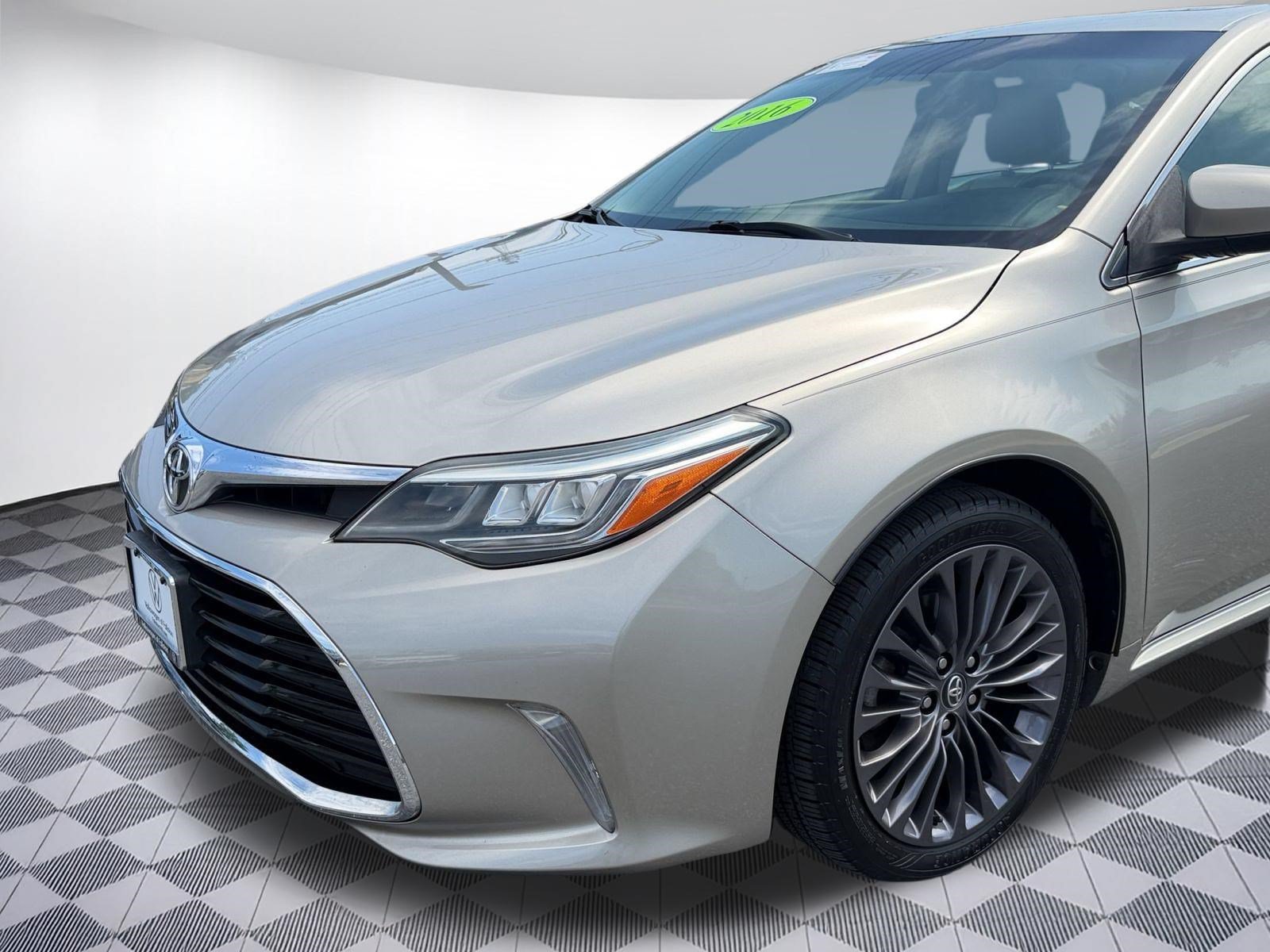 Used 2016 Toyota Avalon Touring FWD image 26