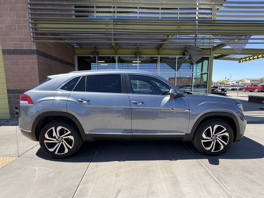 Used 2023 Volkswagen Atlas Cross Sport SEL AWD/4WD image 9