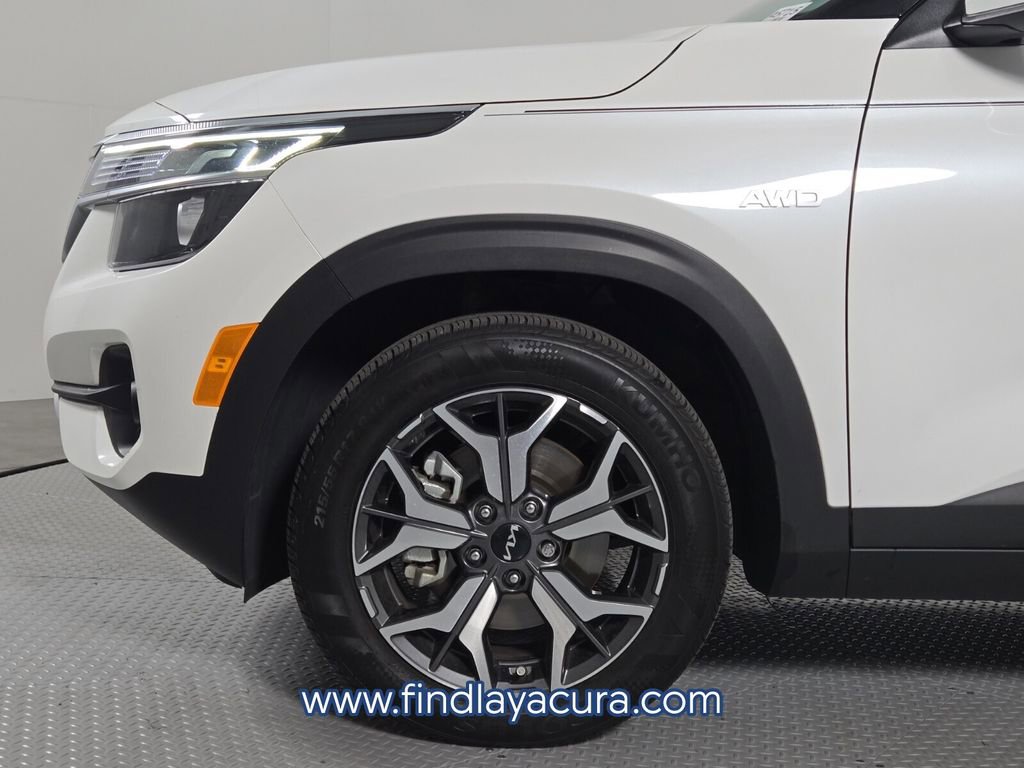 Used 2023 Kia Seltos EX image 11