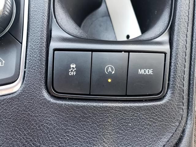 Used 2024 Cadillac XT4 Luxury w/ Cold Weather Package AWD/4WD image 19