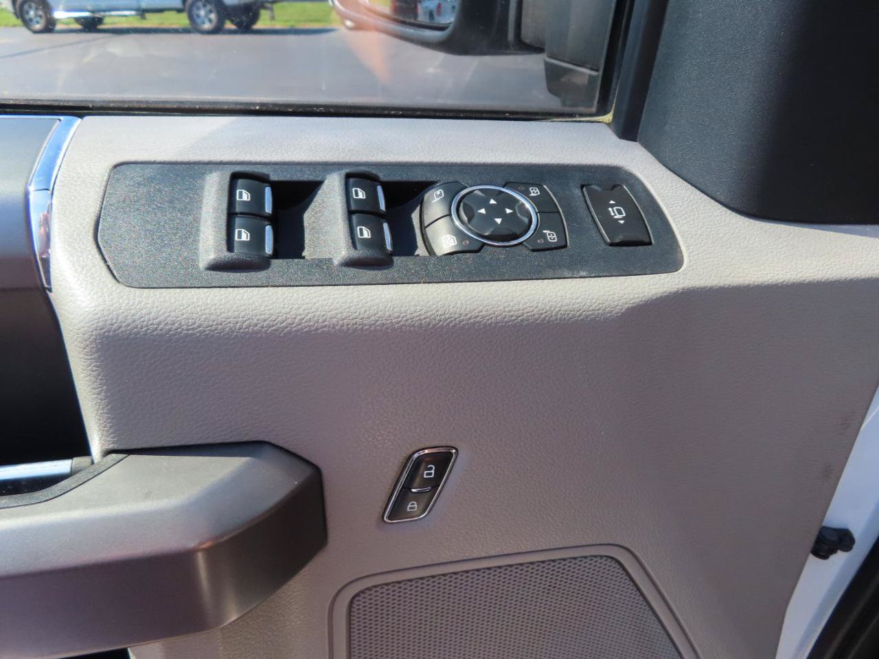 Used 2018 Ford F250 XLT w/ XLT Premium Package AWD/4WD image 26