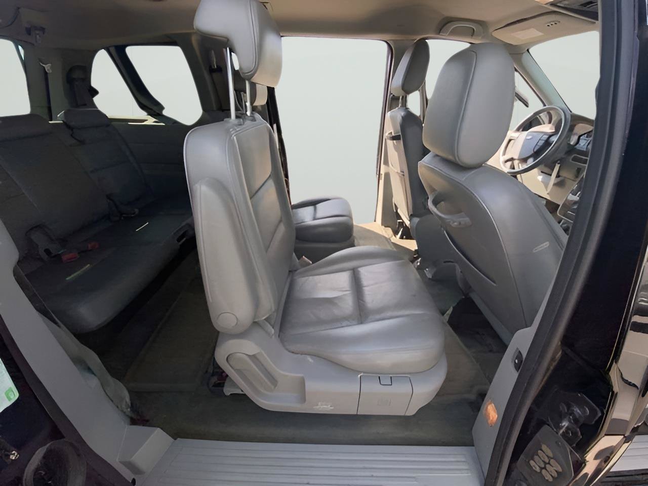 Used 2004 Ford Freestar Limited FWD image 28