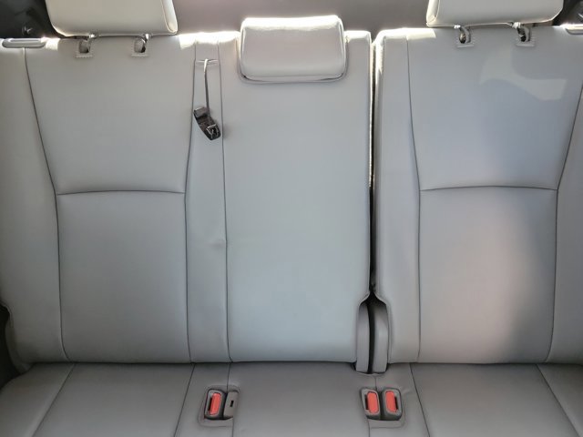 Used 2023 Toyota Highlander XLE image 12