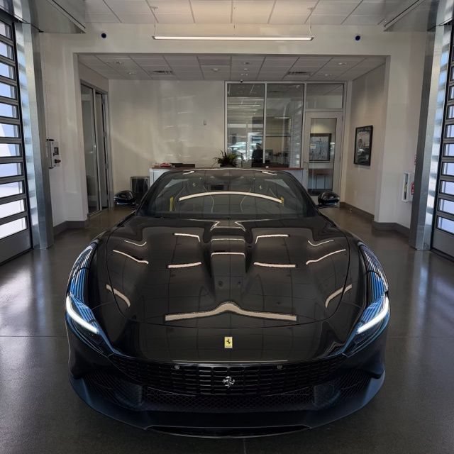 Used 2025 Ferrari Roma Spider RWD image 2