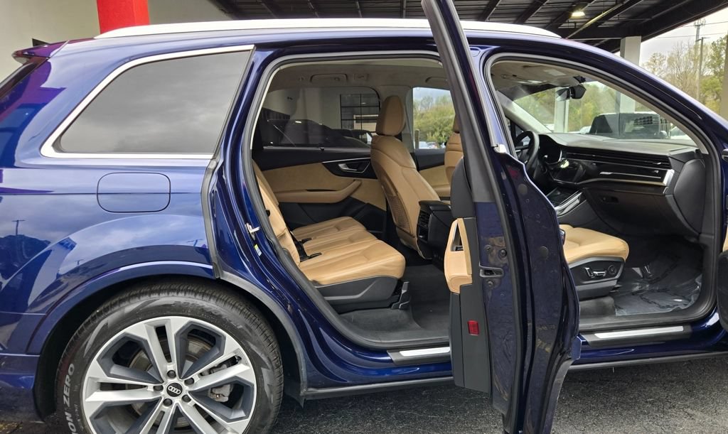 Used 2021 Audi Q7 3.0T Prestige AWD/4WD image 17