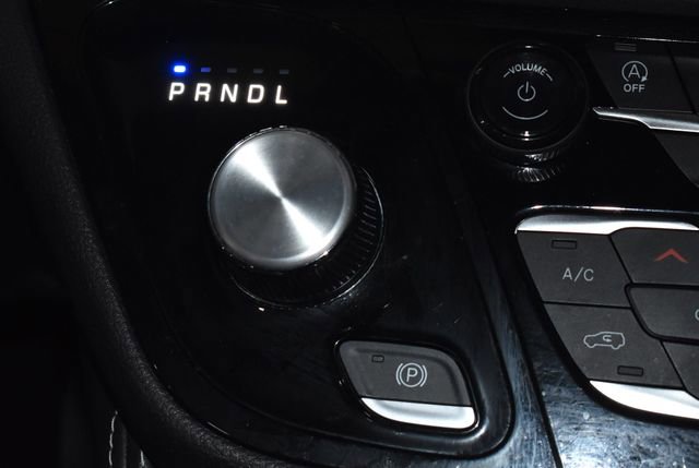 Certified 2025 Chrysler Pacifica Limited image 19