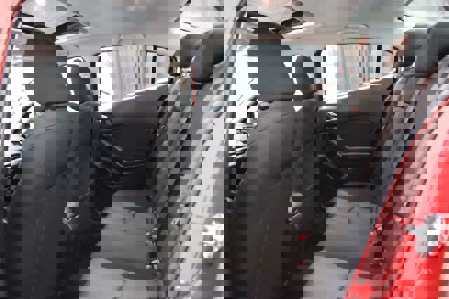 Used 2015 MAZDA MAZDA3 i Touring w/ Technology Package image 22