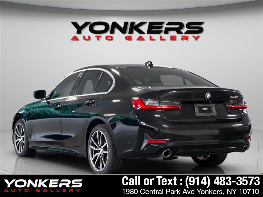 Used 2021 BMW 330e w/ Convenience Package RWD image 4