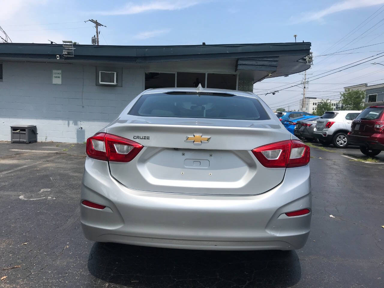 Used 2017 Chevrolet Cruze LT FWD image 6