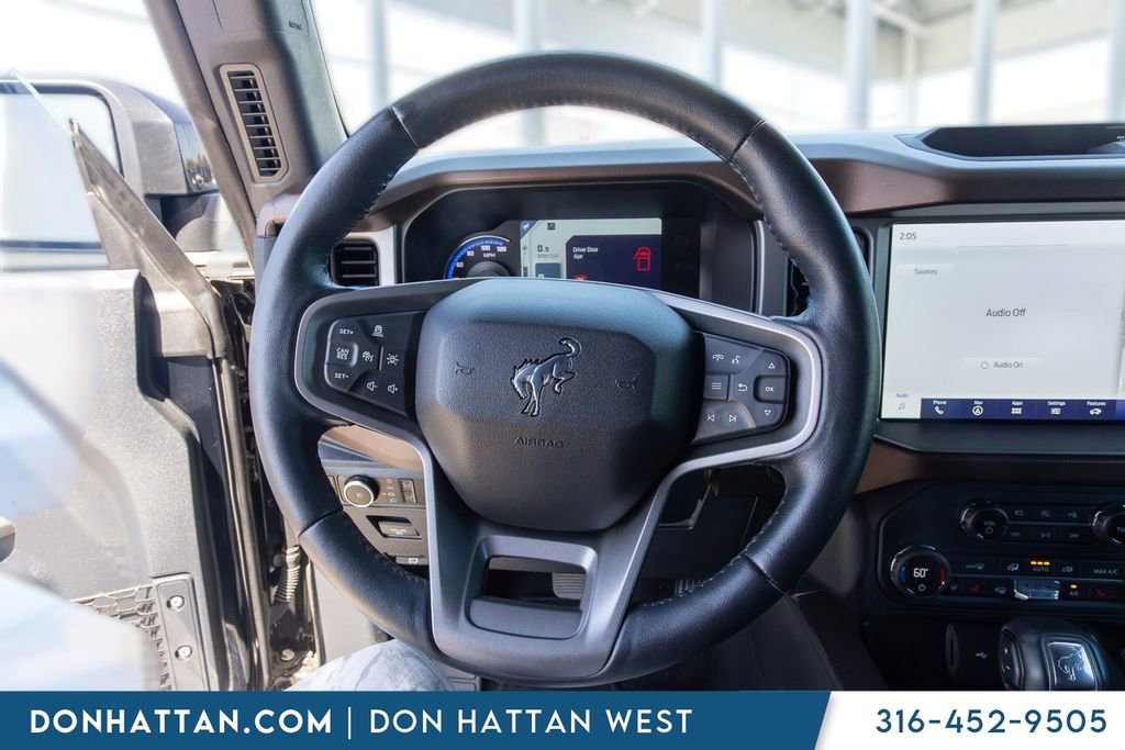 Used 2023 Ford Bronco Outer Banks image 5