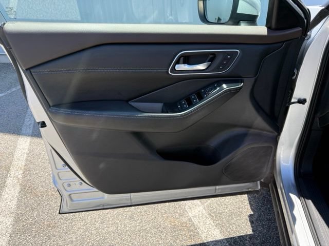 Certified 2021 Nissan Rogue SL w/ Premium Package AWD/4WD image 12