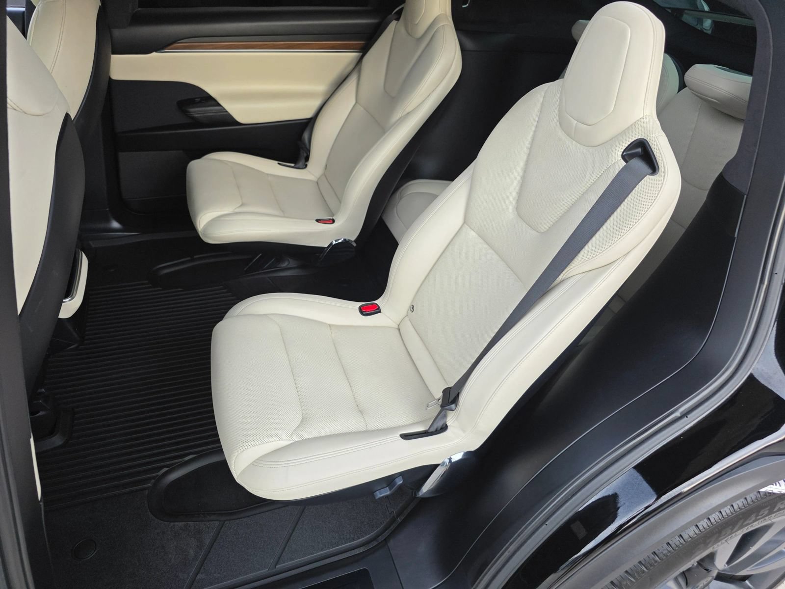 Used 2023 Tesla Model X AWD/4WD image 32