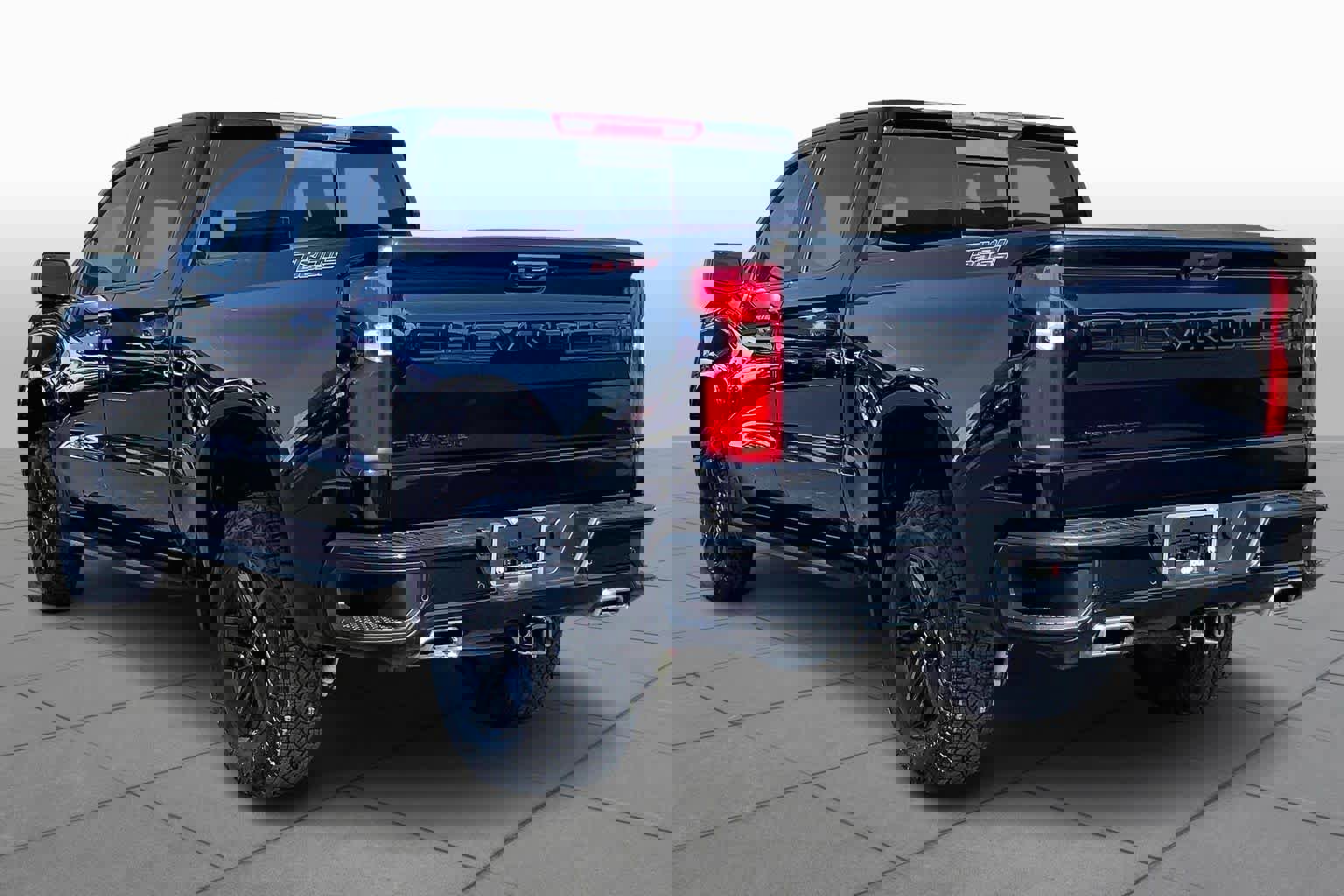 Used 2024 Chevrolet Silverado 1500 LT Trail Boss w/ Convenience Package II image 12