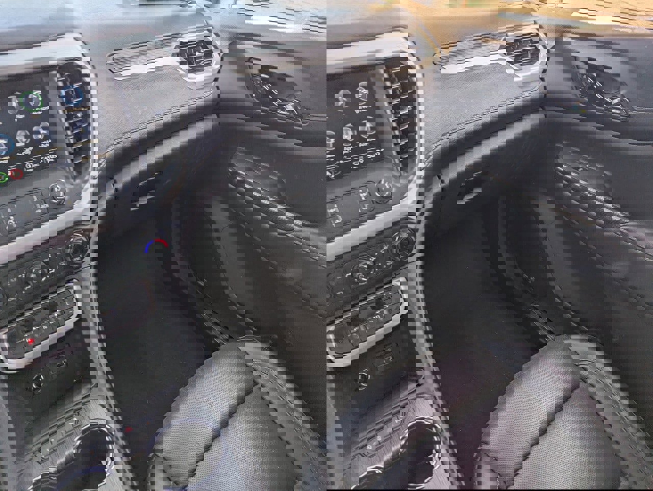 Used 2023 GMC Acadia SLT image 13