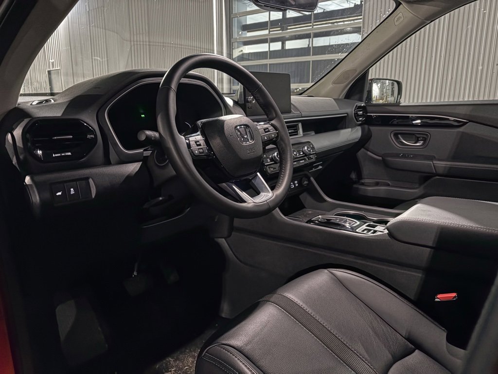 Certified 2025 Honda Pilot EX-L image 18