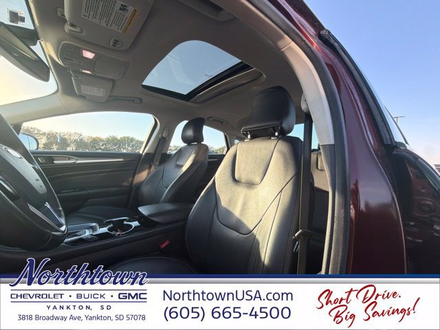 Used 2016 Ford Fusion Titanium FWD image 16