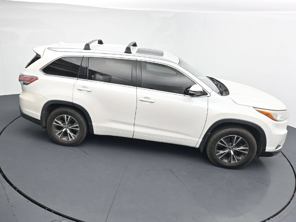 Used 2016 Toyota Highlander XLE AWD/4WD image 17
