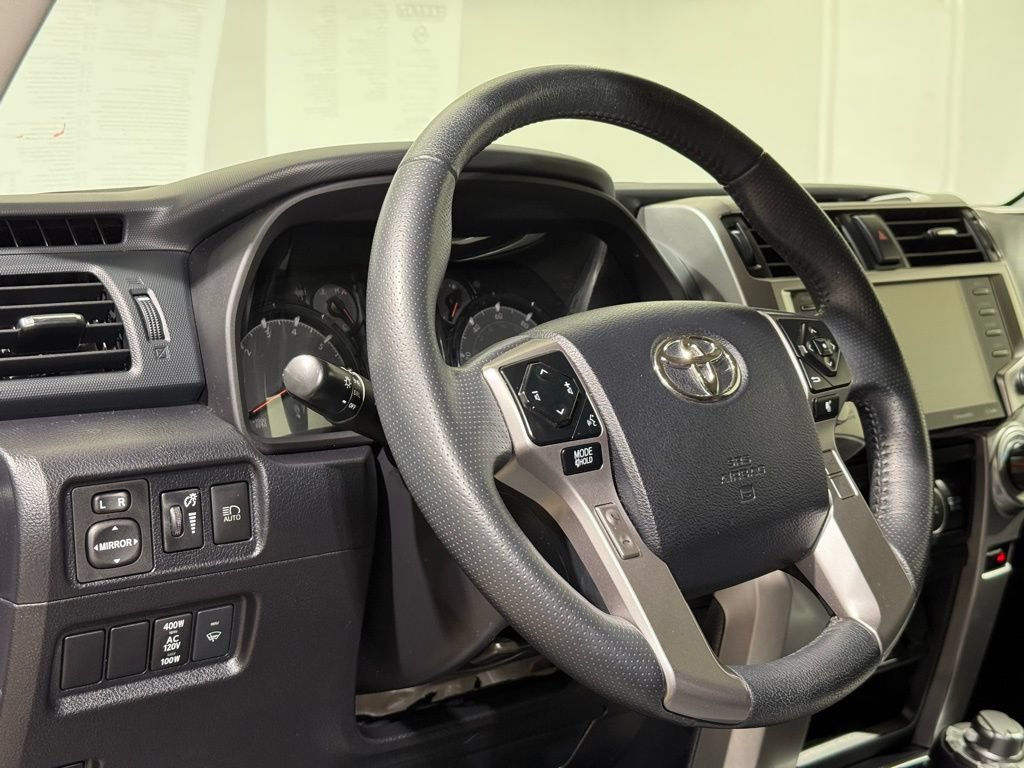 Certified 2022 Toyota 4Runner SR5 Premium w/ Moonroof Package AWD/4WD image 17
