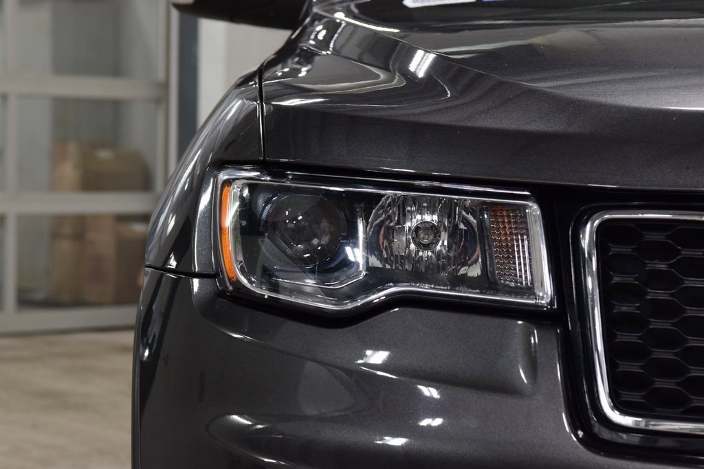 Used 2017 Jeep Grand Cherokee Limited image 12