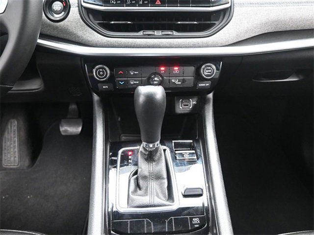 Used 2024 Jeep Compass Latitude image 13