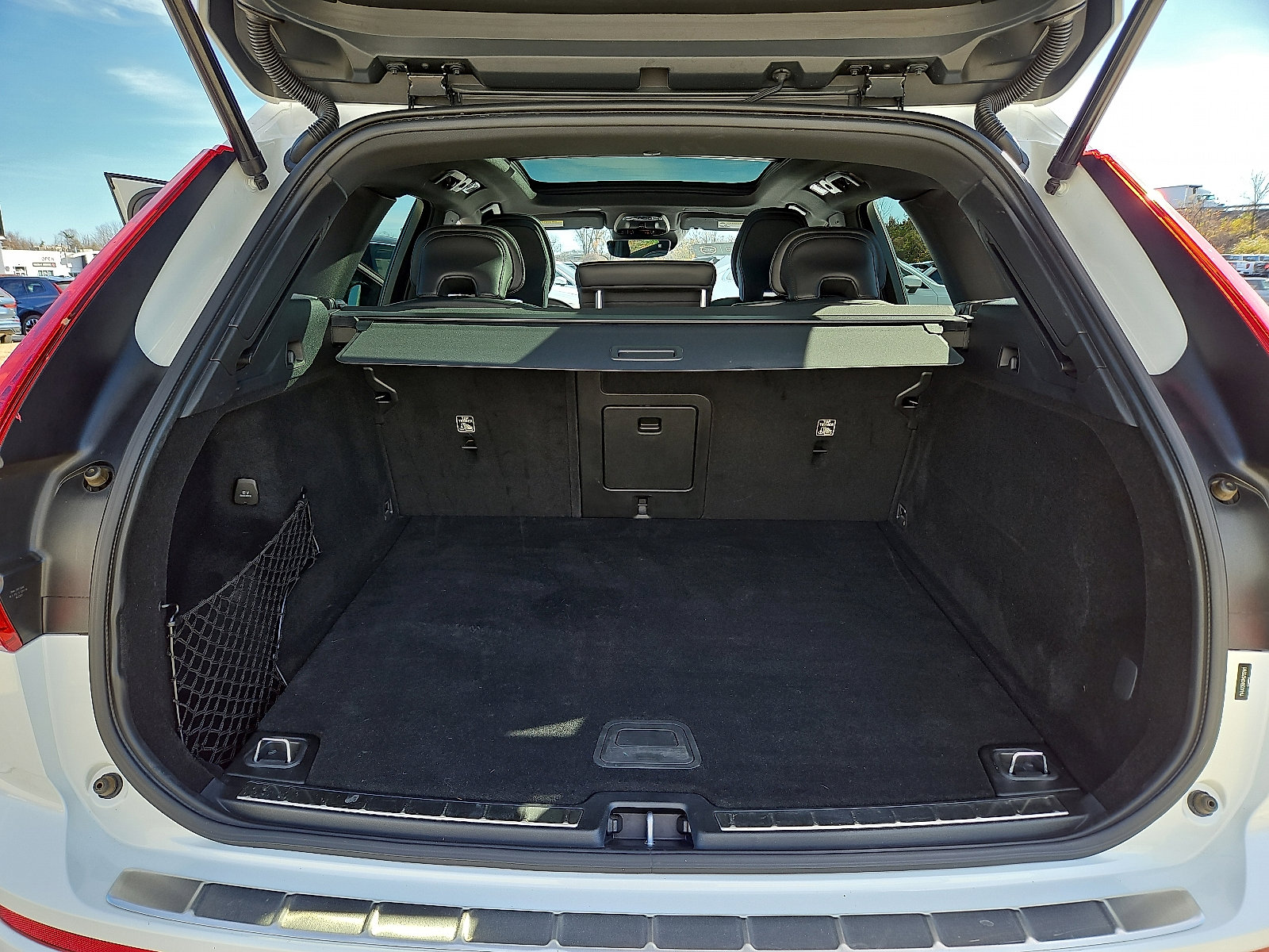 Used 2021 Volvo XC60 T6 R-Design image 29