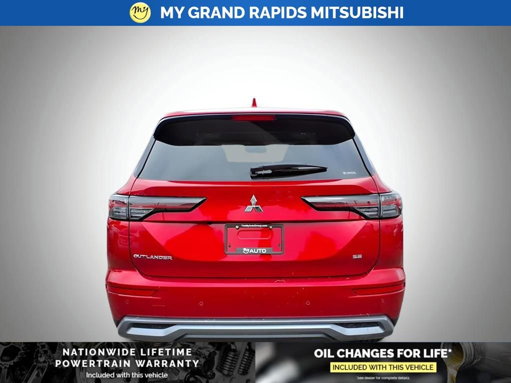 New 2025 Mitsubishi Outlander SE image 5