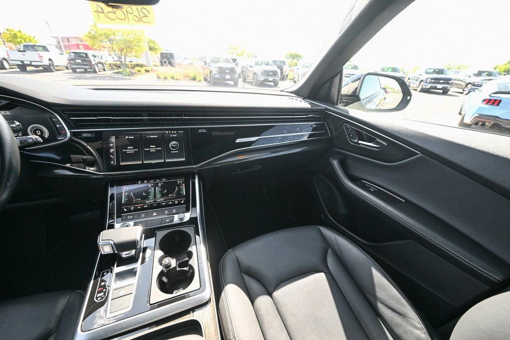 Used 2022 Audi Q8 Premium Plus image 34