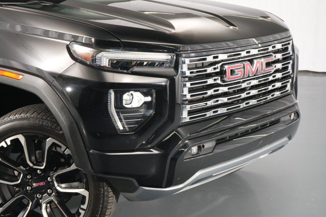 Used 2024 GMC Canyon Denali AWD/4WD image 7