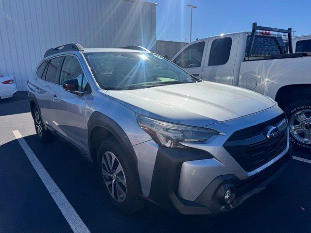 Used 2023 Subaru Outback Premium AWD/4WD image 2