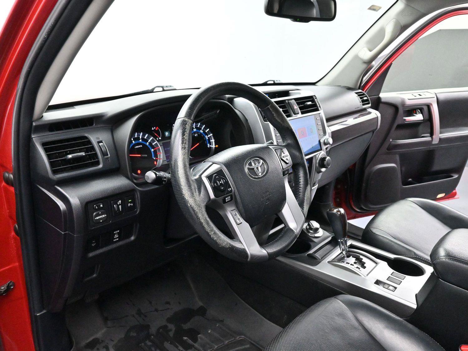 Used 2014 Toyota 4Runner Limited image 13